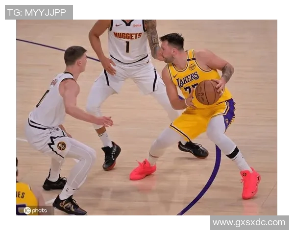 湖人对阵掘金季前赛精彩回顾录像全程分析与亮点集锦